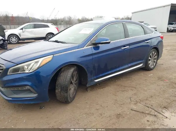 5NPE34AF4HH468710 2017 HYUNDAI SONATA - Image 2