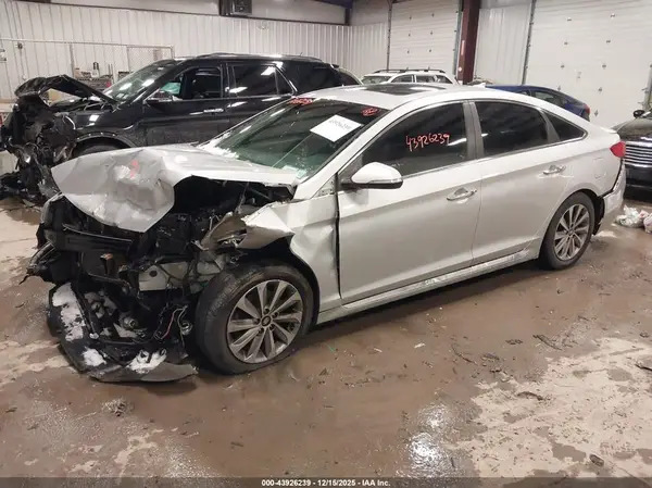 5NPE34AF4HH525665 2017 HYUNDAI SONATA - Image 2