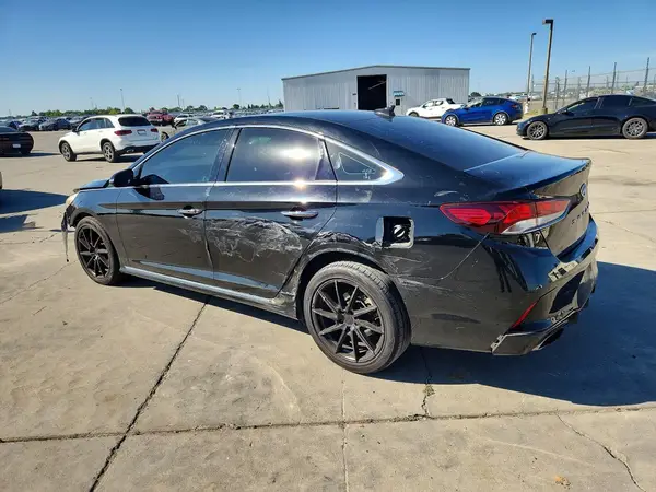 5NPE34AF4JH677810 2018 HYUNDAI SONATA - Image 2