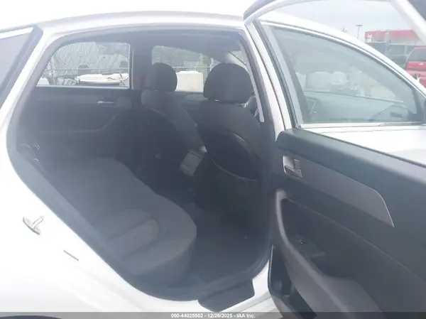 5NPE34AF4JH683705 2018 HYUNDAI SONATA - Image 8