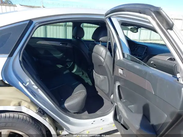 5NPE34AF4KH795048 2019 HYUNDAI SONATA - Image 8