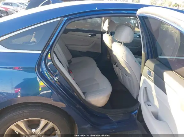 5NPE34AF4KH806078 2019 HYUNDAI SONATA - Image 8