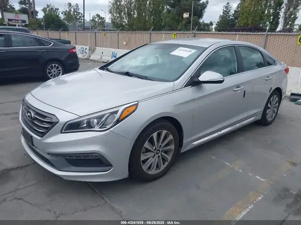 5NPE34AF5HH447185 2017 HYUNDAI SONATA - Image 2