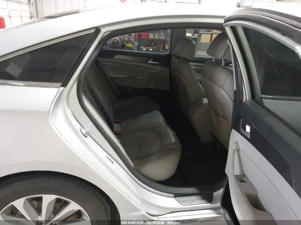 5NPE34AF5HH505702 2017 HYUNDAI SONATA - Image 8