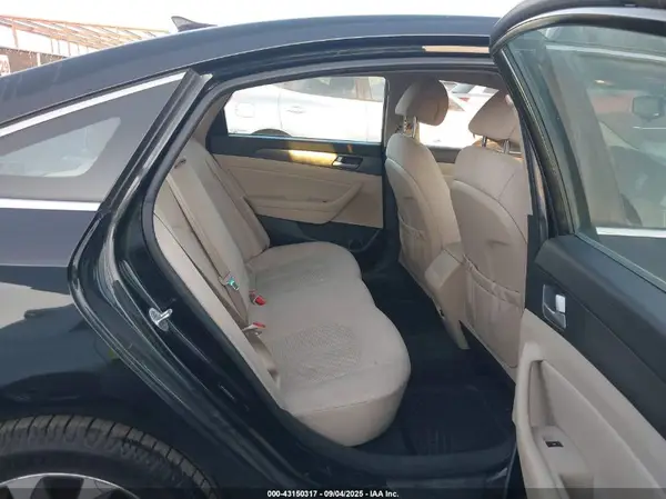 5NPE34AF5HH556830 2017 HYUNDAI SONATA - Image 8