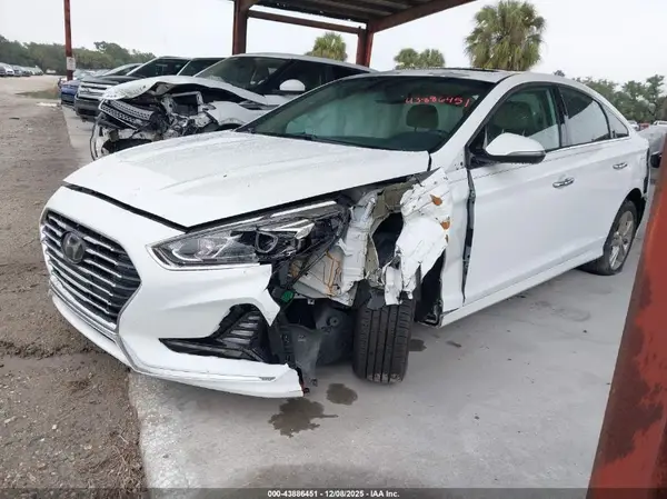 5NPE34AF5JH697516 2018 HYUNDAI SONATA - Image 2