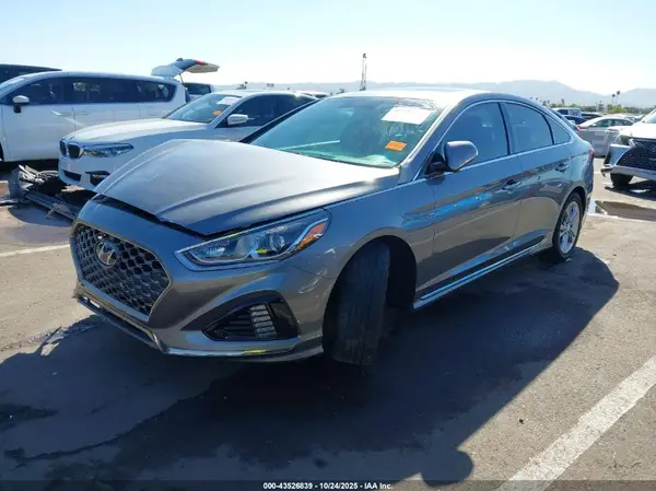 5NPE34AF5JH707607 2018 HYUNDAI SONATA - Image 2