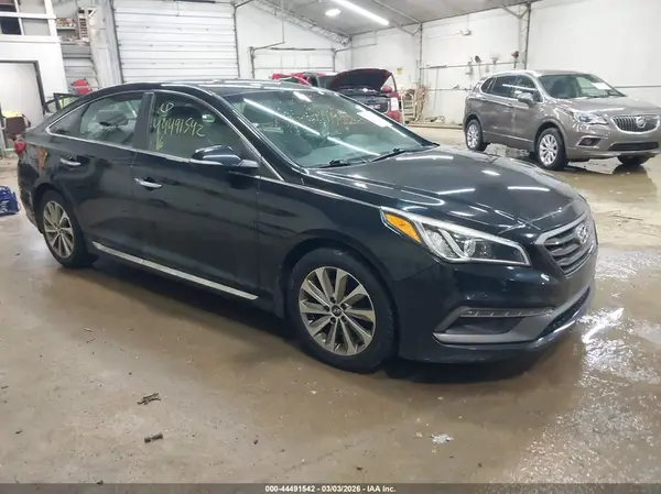 5NPE34AF6GH295593 2016 HYUNDAI SONATA - Image 1