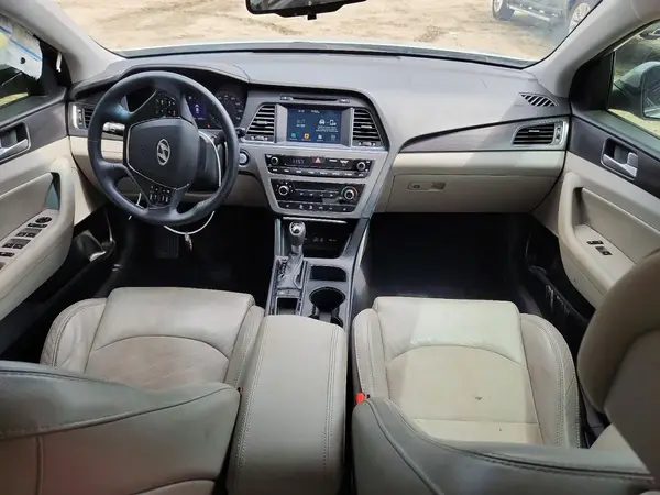5NPE34AF6HH438057 2017 HYUNDAI SONATA - Image 8