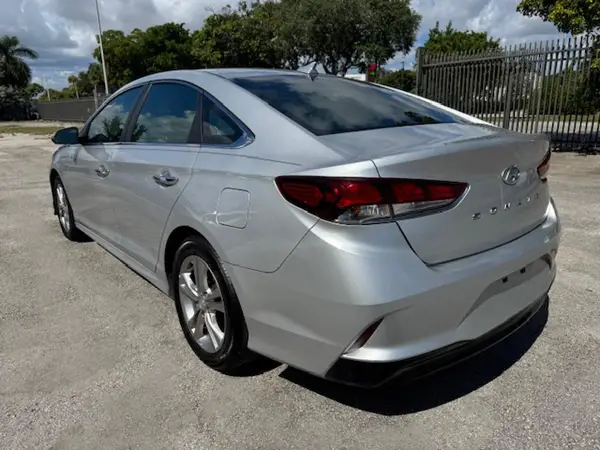 5NPE34AF6JH599143 2018 HYUNDAI SONATA - Image 2