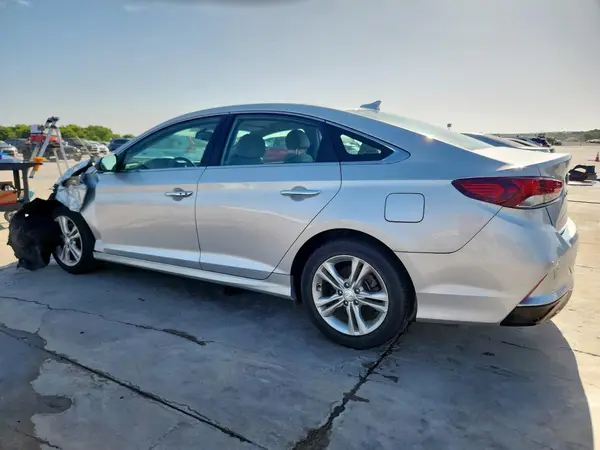 5NPE34AF6JH610609 2018 HYUNDAI SONATA - Image 2