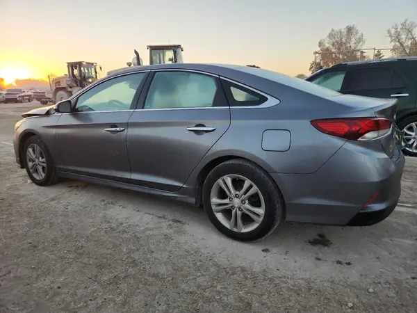 5NPE34AF6JH650558 2018 HYUNDAI SONATA - Image 2