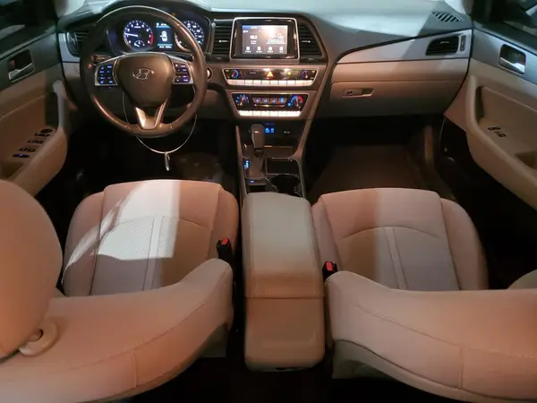 5NPE34AF6JH687108 2018 HYUNDAI SONATA - Image 8