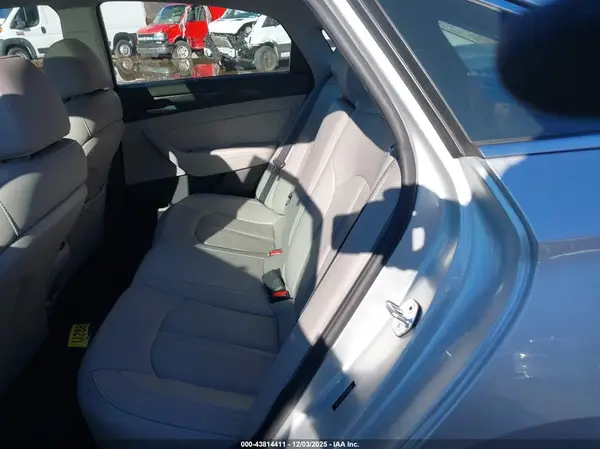 5NPE34AF6JH704683 2018 HYUNDAI SONATA - Image 8