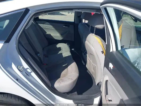 5NPE34AF6KH748278 2019 HYUNDAI SONATA - Image 8