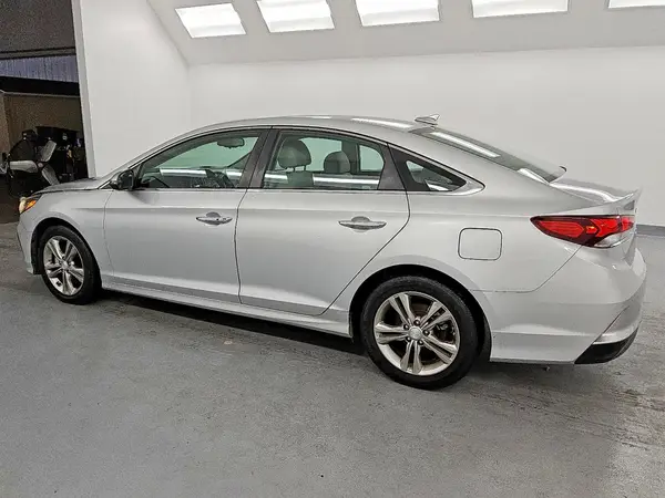 5NPE34AF6KH775688 2019 HYUNDAI SONATA - Image 2