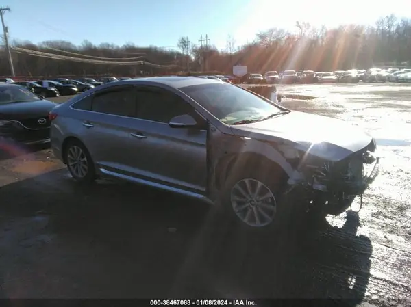 5NPE34AF7HH530973 2017 HYUNDAI SONATA - Image 1