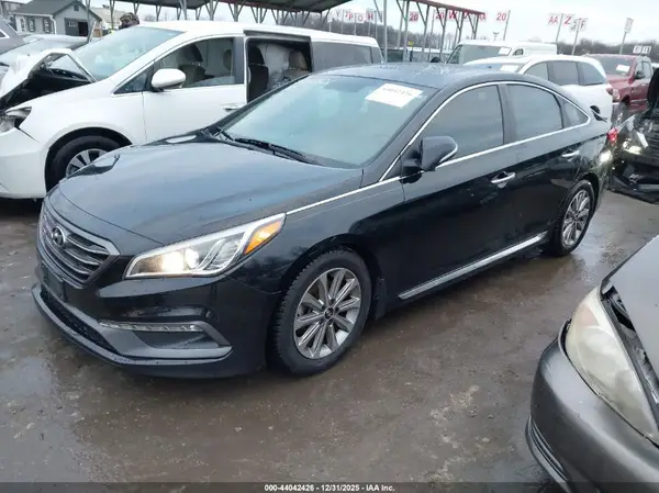 5NPE34AF7HH563598 2017 HYUNDAI SONATA - Image 2