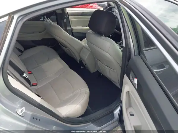5NPE34AF7HH568901 2017 HYUNDAI SONATA - Image 8