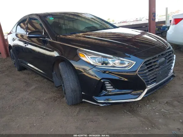 5NPE34AF7JH605757 2018 HYUNDAI SONATA - Image 1