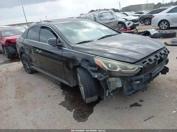 5NPE34AF7JH621375 2018 HYUNDAI SONATA - Image 1