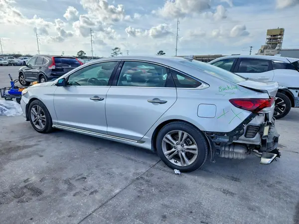 5NPE34AF7JH641061 2018 HYUNDAI SONATA - Image 2