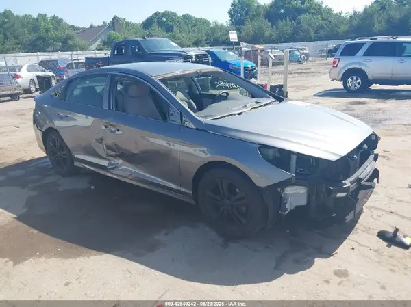 5NPE34AF7JH659477 2018 HYUNDAI SONATA - Image 1