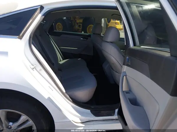 5NPE34AF7JH681186 2018 HYUNDAI SONATA - Image 8