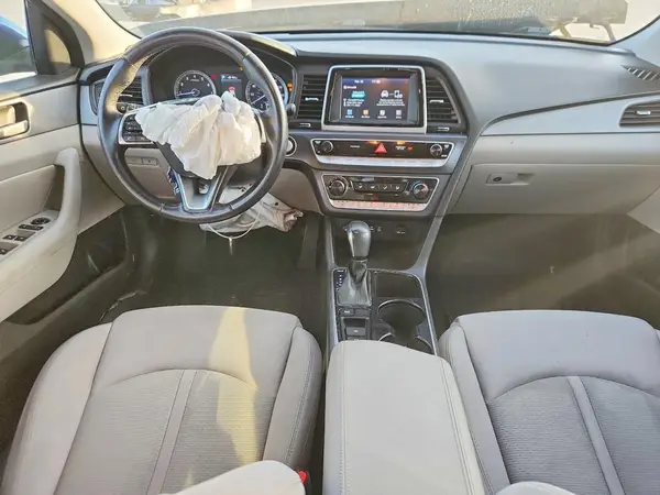 5NPE34AF7JH685125 2018 HYUNDAI SONATA - Image 8