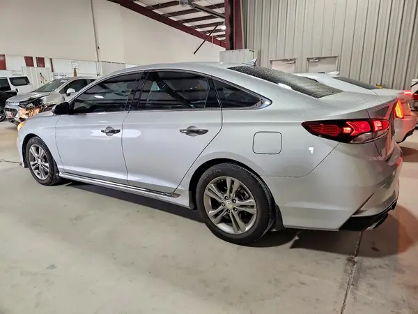 5NPE34AF7JH697548 2018 HYUNDAI SONATA - Image 2