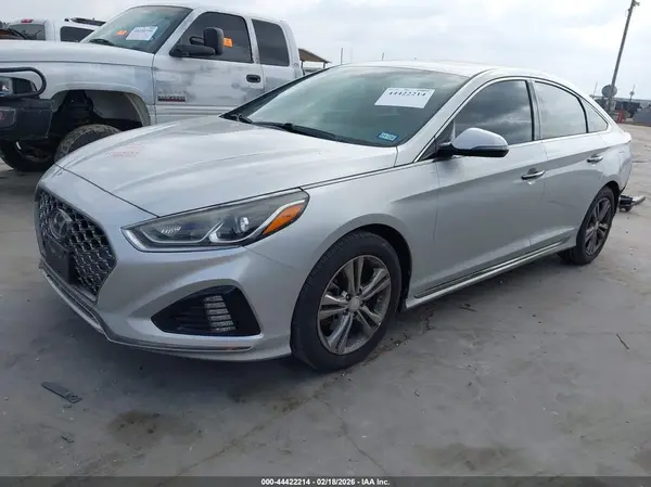 5NPE34AF7JH703705 2018 HYUNDAI SONATA - Image 2