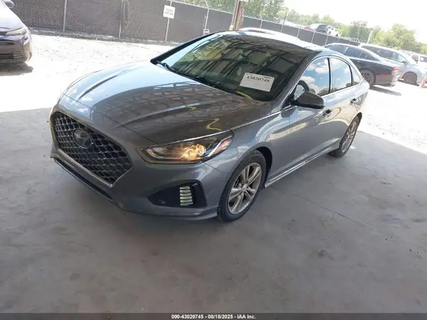 5NPE34AF7JH705891 2018 HYUNDAI SONATA - Image 2