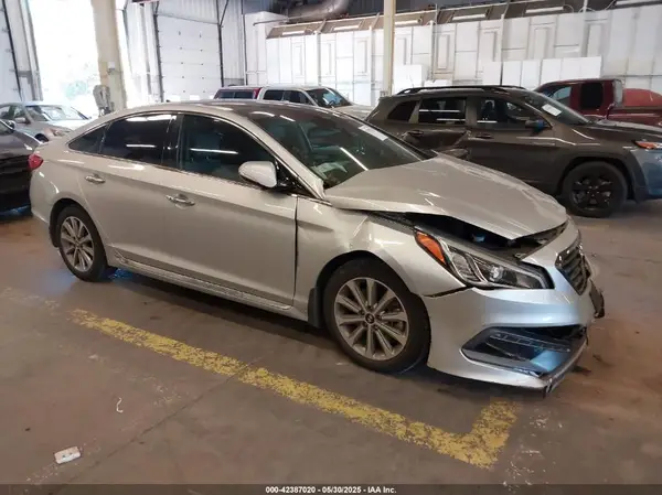 5NPE34AF8GH328559 2016 HYUNDAI SONATA - Image 1