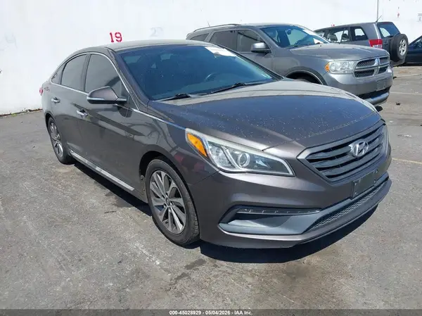 5NPE34AF8GH415135 2016 HYUNDAI SONATA - Image 1