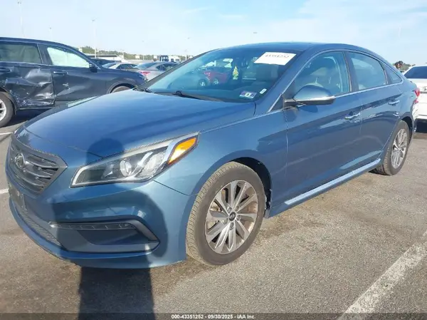 5NPE34AF8GH433988 2016 HYUNDAI SONATA - Image 2