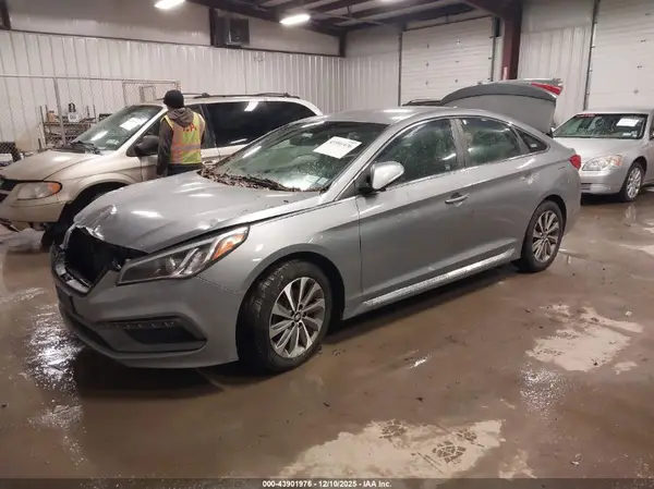 5NPE34AF8GH435806 2016 HYUNDAI SONATA - Image 2