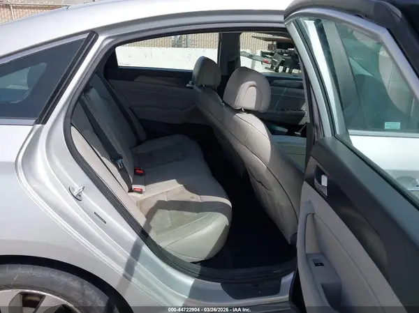 5NPE34AF8HH447858 2017 HYUNDAI SONATA - Image 8
