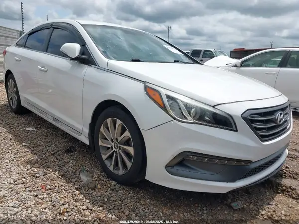 5NPE34AF8HH500395 2017 HYUNDAI SONATA - Image 1