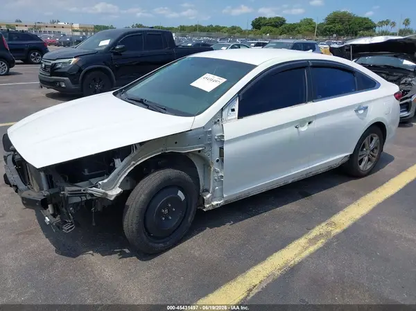 5NPE34AF8JH640517 2018 HYUNDAI SONATA - Image 2
