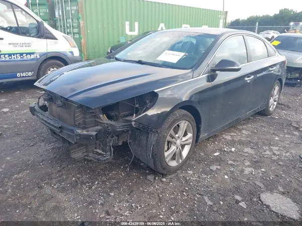5NPE34AF8JH645765 2018 HYUNDAI SONATA - Image 2