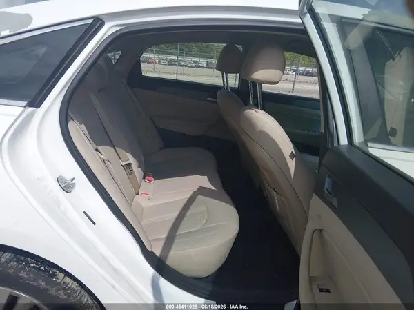 5NPE34AF8JH689555 2018 HYUNDAI SONATA - Image 8