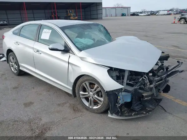 5NPE34AF8JH710677 2018 HYUNDAI SONATA - Image 1