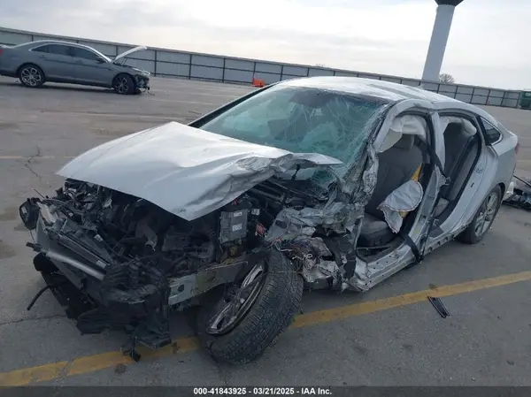5NPE34AF8JH710677 2018 HYUNDAI SONATA - Image 2