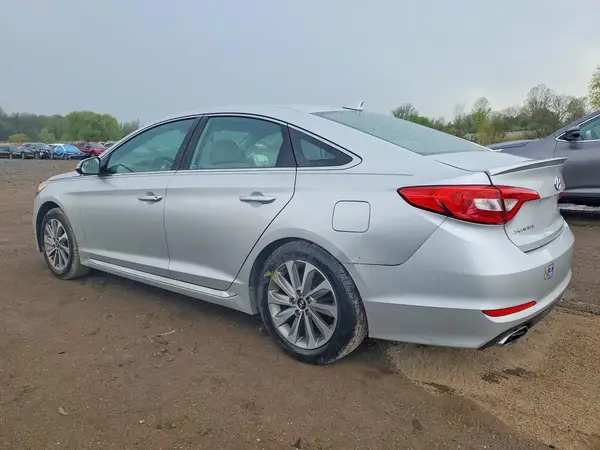 5NPE34AF9GH297533 2016 HYUNDAI SONATA - Image 2