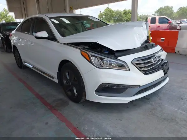 5NPE34AF9GH399625 2016 HYUNDAI SONATA - Image 1