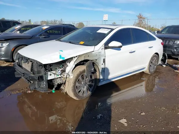 5NPE34AF9HH586395 2017 HYUNDAI SONATA - Image 2