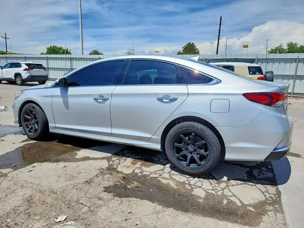 5NPE34AF9JH632992 2018 HYUNDAI SONATA - Image 2