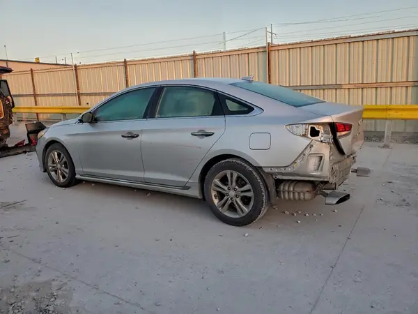 5NPE34AF9JH687796 2018 HYUNDAI SONATA - Image 2