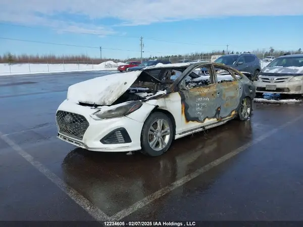 5NPE34AF9JH707075 2018 HYUNDAI SONATA - Image 2