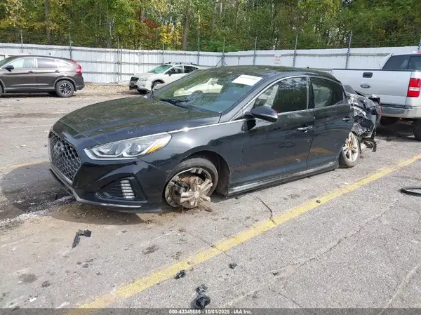 5NPE34AF9JH718268 2018 HYUNDAI SONATA - Image 2